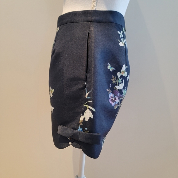 ❤️TED BAKER NAVY BLUE FLORAL SHORT - Picture 4 of 9